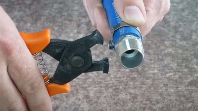 how do hose clamps work