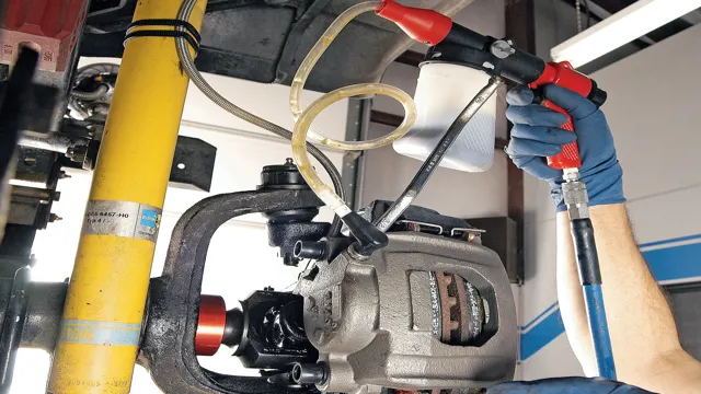 how does a vacuum brake bleeder work