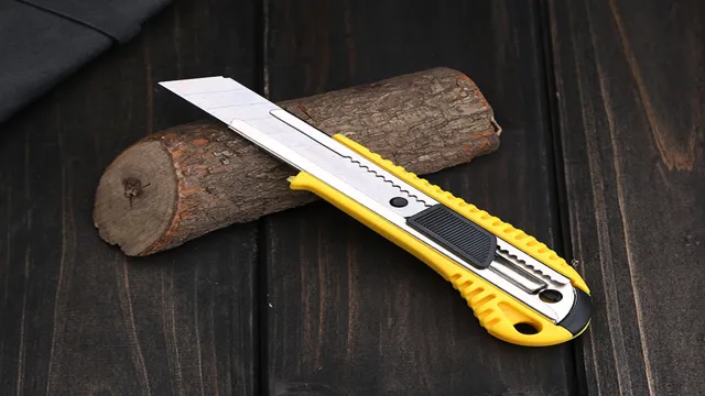 how thick is a utility knife blade