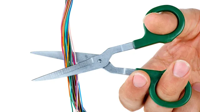 how to cut thick wire without wire cutters
