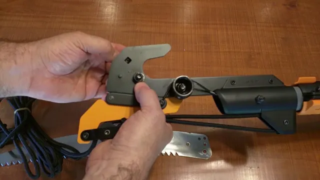how to install blade on fiskars pole saw