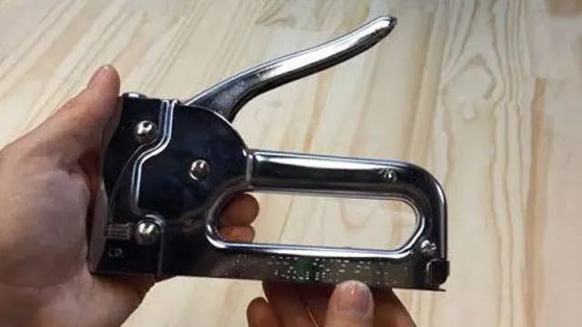 how to load a craftsman staple gun