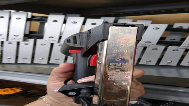 how to load a sears craftsman staple gun