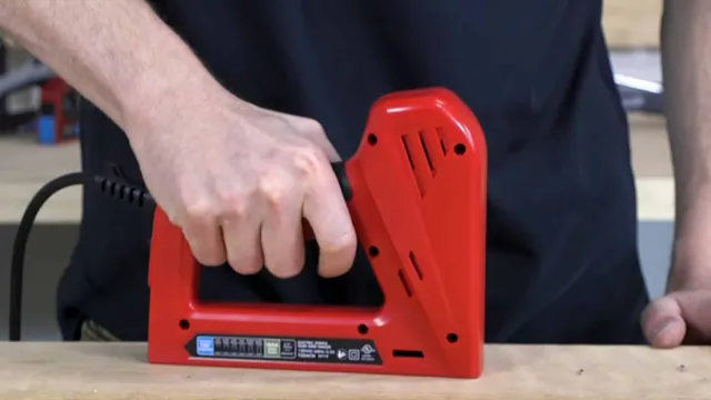 how to load an arrow electric staple gun