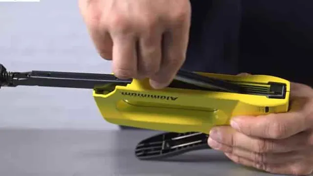 how to load stanley staple gun