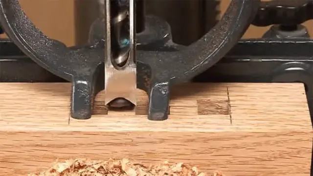 how to put a drill bit in a drill press
