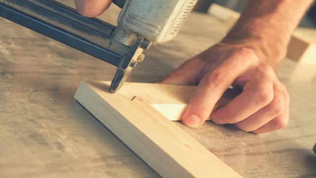 how to put nails in a staple gun