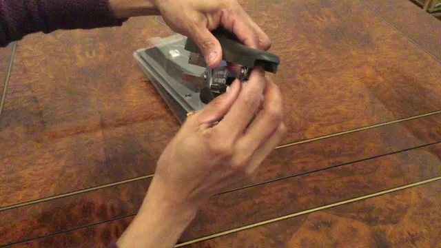 how to put staples in a bostitch staple gun