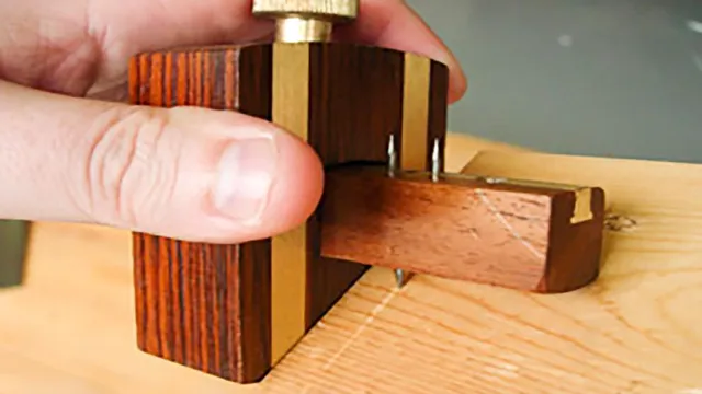 how to use a marking gauge safely