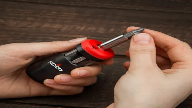 how to use a ratchet screwdriver set