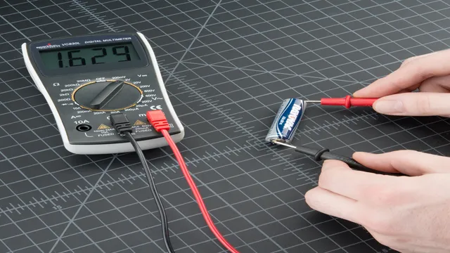 how to use a voltage tester on a battery