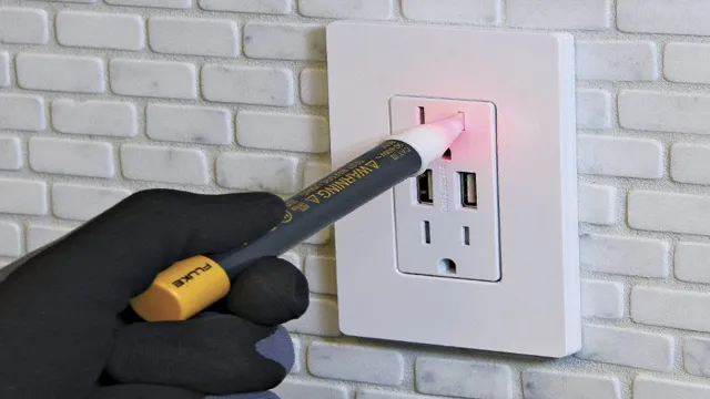 how to use a voltage tester on outlet