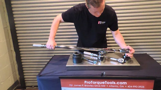 how to use adjustable torque wrench