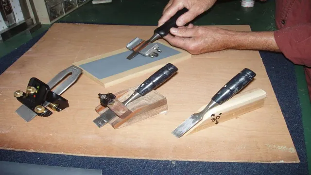 how to use wood chisels for carving