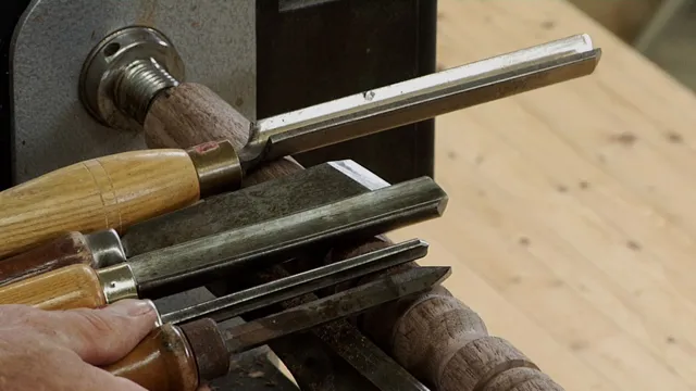 how to use wood lathe chisels