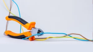 What Can I Use Instead of Wire Cutters? 5 DIY Tools to Cut Wire Without Cutting Your Budget